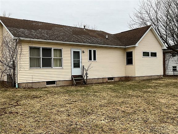 2nd image of 15 Jacklyn Dr