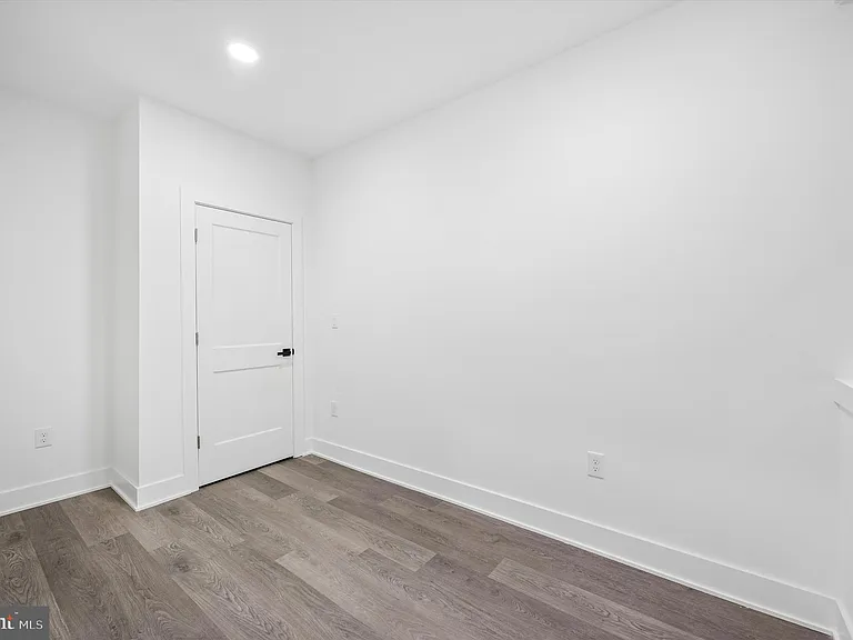 5719 Cambridge St #1 — Photo 11