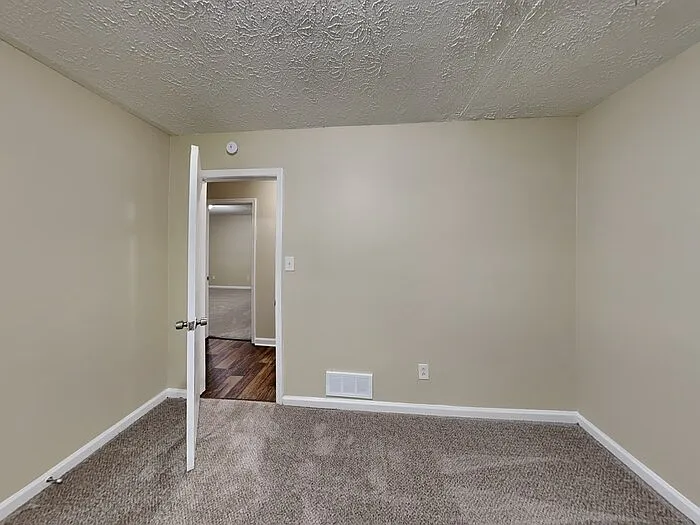 2800 Alexandria Dr SW — Photo 15