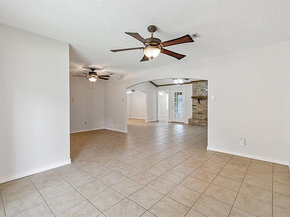 4th image of 609 Sandlin Dr