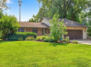 1499 Argonne Dr, Green Bay, WI 54304