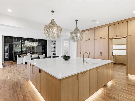 18th image of 818 Brentview Dr
