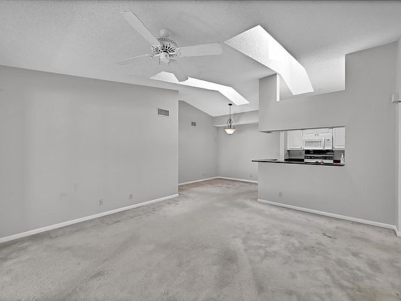 5th image of 2516 SE Anchorage Cove #H-3
