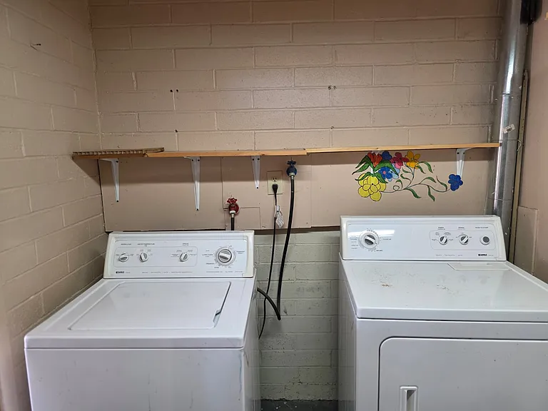 240 E La Huerta — Photo 29