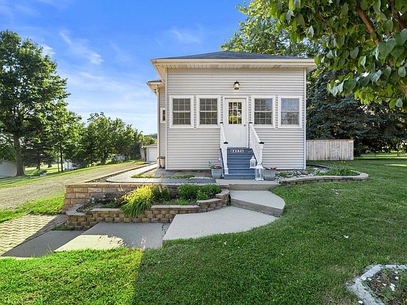 2nd image of 8417 200th AVENUE