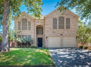 519 Deerwood Dr, Burleson, TX 76028