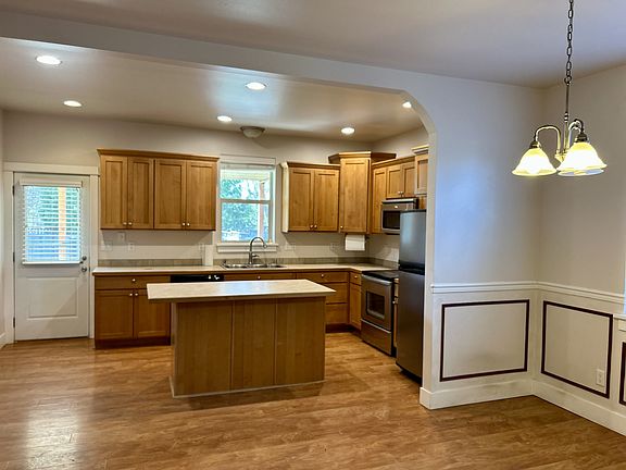 2nd image of 8353 Grouse Crescent Dr