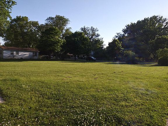 3rd image of 9941 Melvina Ave