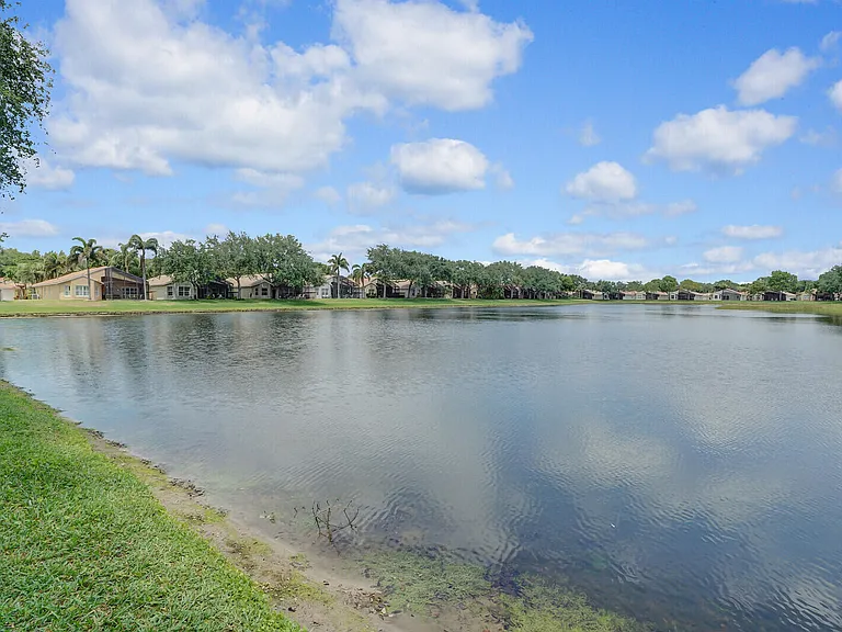 5335 Vernio Ln — Photo 39