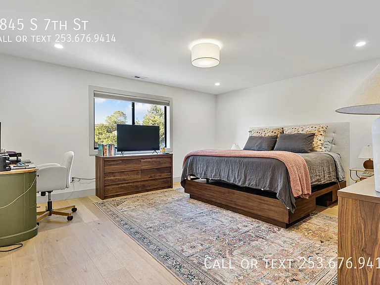 4845 S 7th St — Photo 20