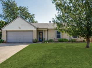 520 Yellowstone Dr, Grapevine, TX 76051