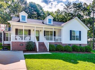 2178 Regency Dr, Randleman, NC 27317