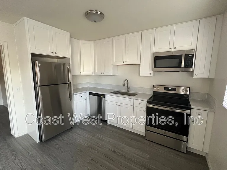 1361 Grand Ave #6 — Photo 2