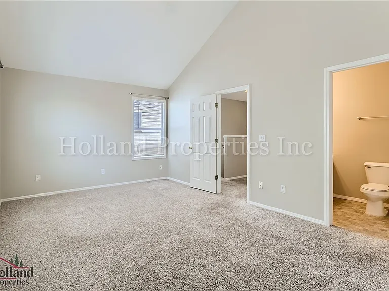 3133 NE 13th Pl — Photo 15