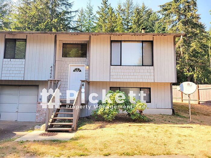 1st image of 4842 Lupine Ln NW