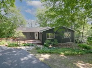 10500 N East Riverview Dr, Edgerton, WI 53534