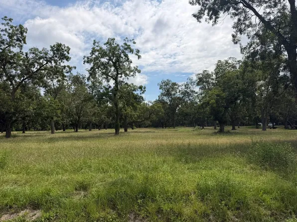 E Wacona Dr, Waycross, GA 31501