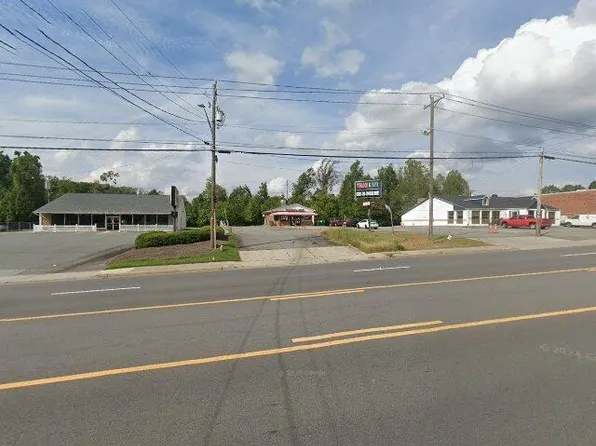 245 W Kings Hwy, Eden, NC 27288