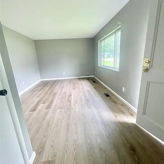 805 Juniper Dr — Photo 3