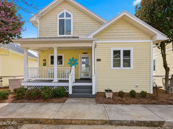 155 N Deer Village Ln, La Follette, TN 37766