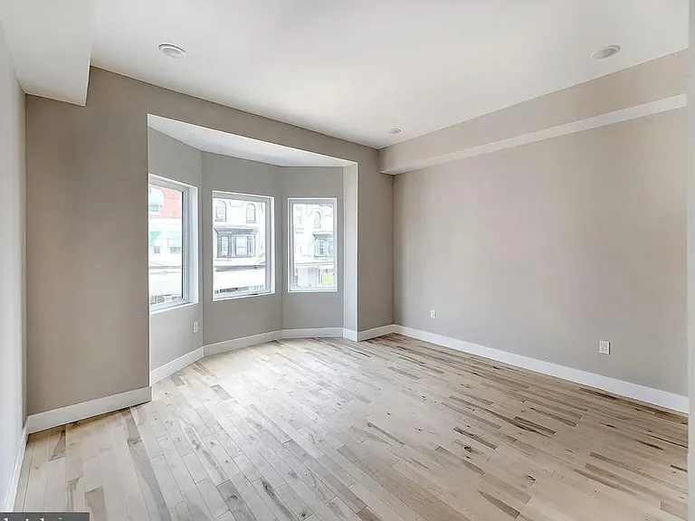 3012 W Oxford St #2F — Photo 1