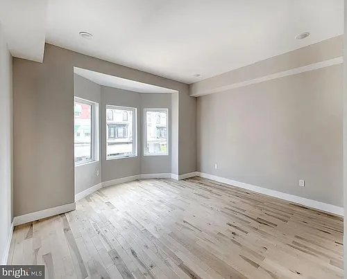 3012 W Oxford St Photo 1