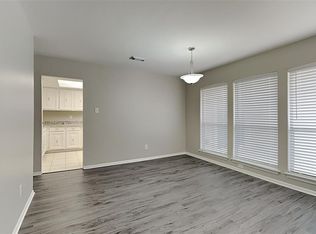 6 Bellbird Ct, Spring, TX 77380