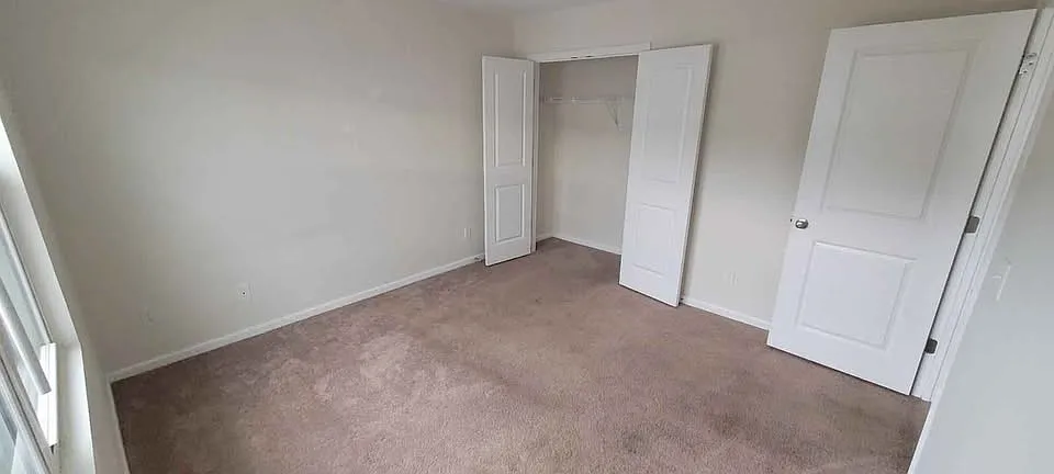 4 bed, $800 — Photo 2