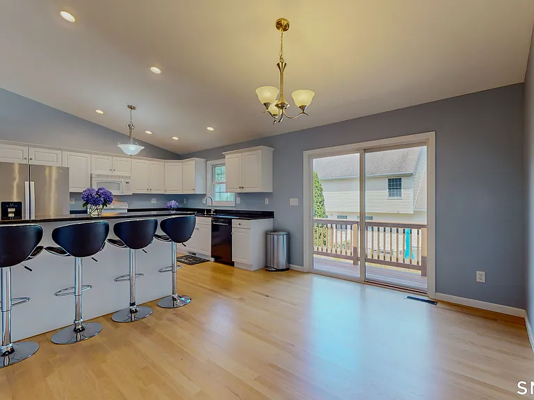 16 Jameson St — Photo 13