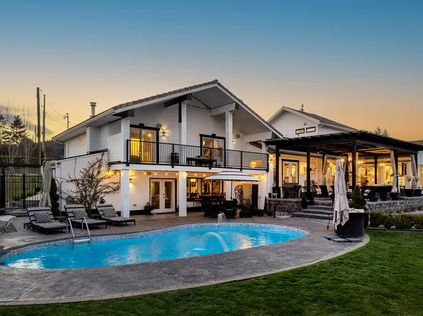 3025 Wales Rd, West Kelowna, BC V1Z 2A7