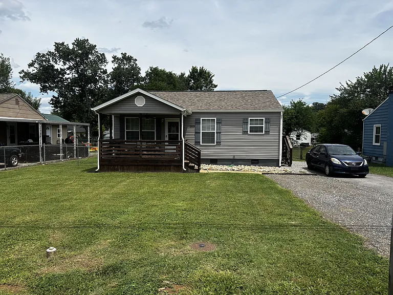 2025 McClung Ave — Photo 1