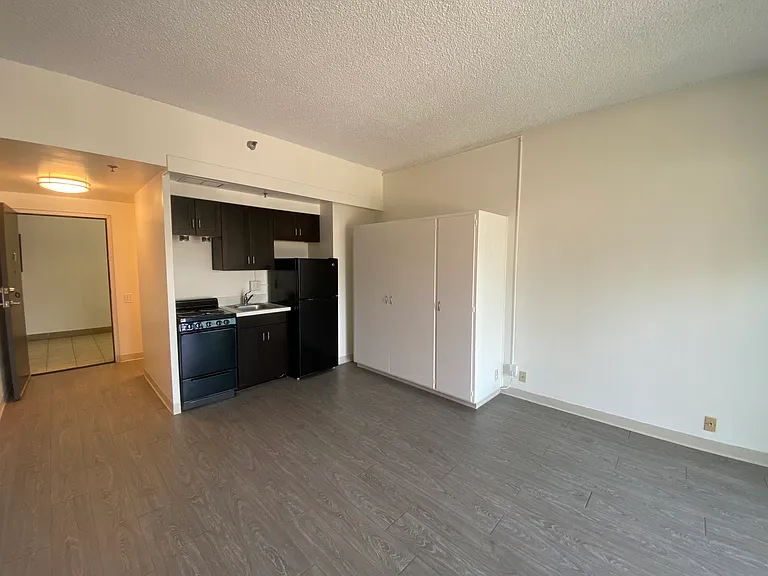 Luther Tower Apartments — Photo 10