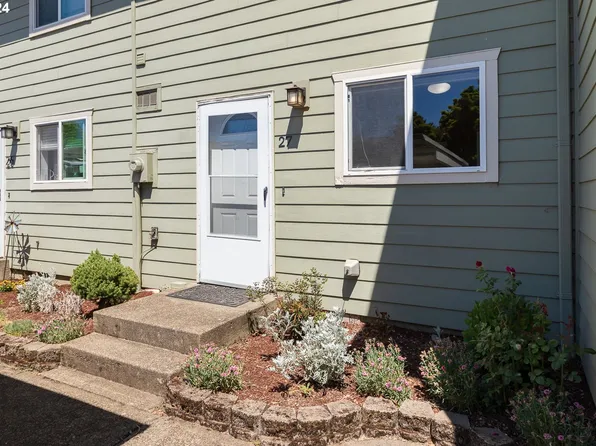 3305 E Vittoria Way APT 27, Newberg, OR 97132
