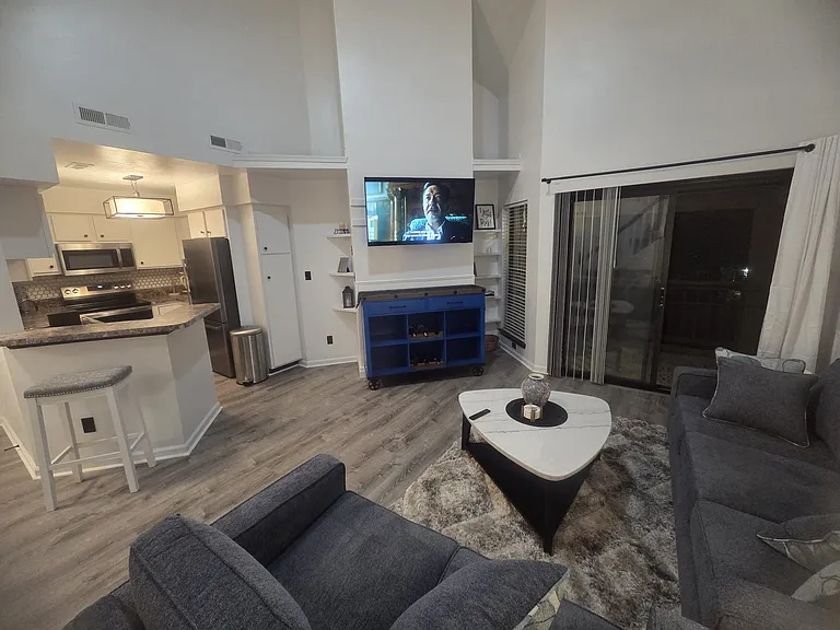 742 Brookside Dr #302 — Photo 4