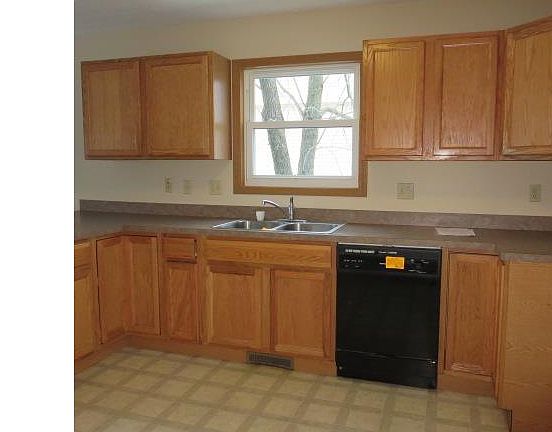 3rd image of 3018 Eastlawn St