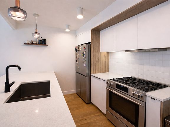 3rd image of 1269 Dekalb Ave #3B