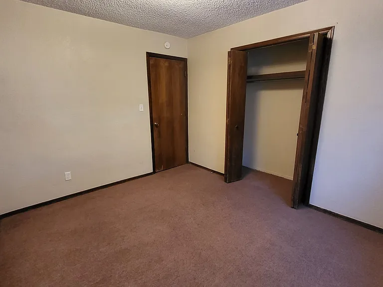 921 Callie Ave — Photo 5