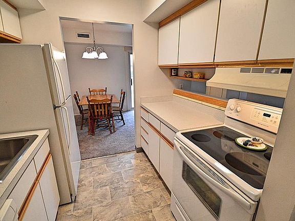 5th image of 8079 Puritan Dr APT A