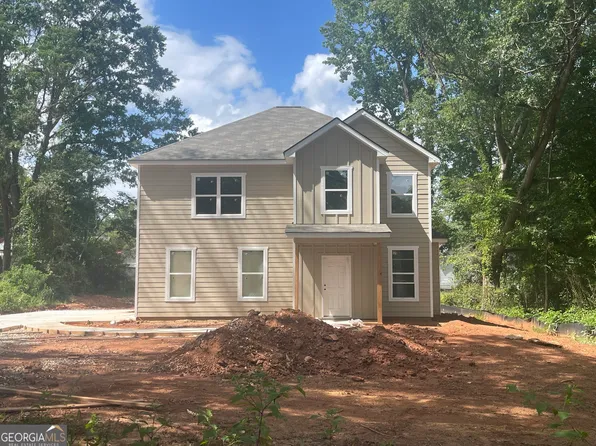 11 E Reynolds St, Newnan, GA 30263