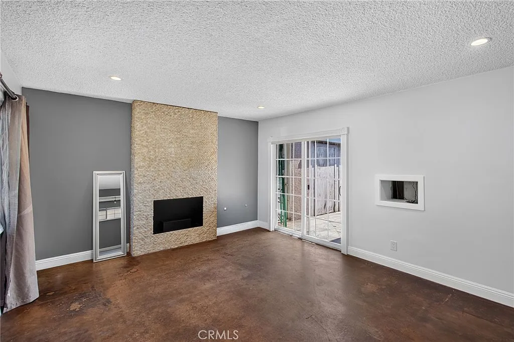 3 bed, 1578 sqft, $3,500 — Photo 2