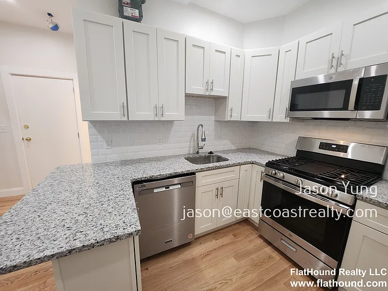 31 Queensberry St #292 — Photo 10