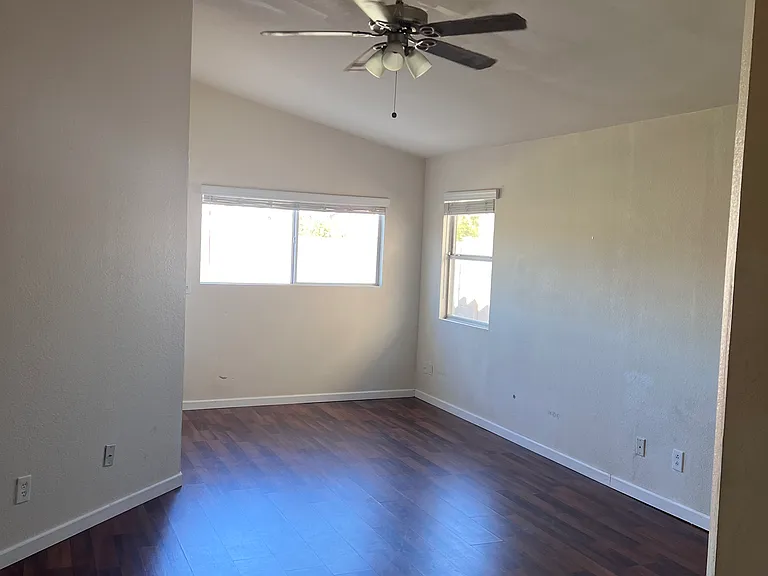 5028 W Wikieup Ln — Photo 12