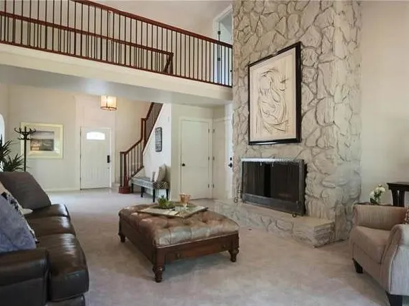 10300 Belinder Rd, Leawood, KS 66206