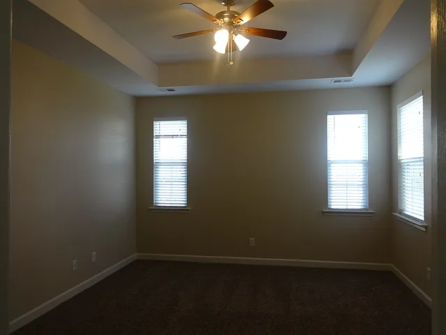 308 Nuttall Dr — Photo 4
