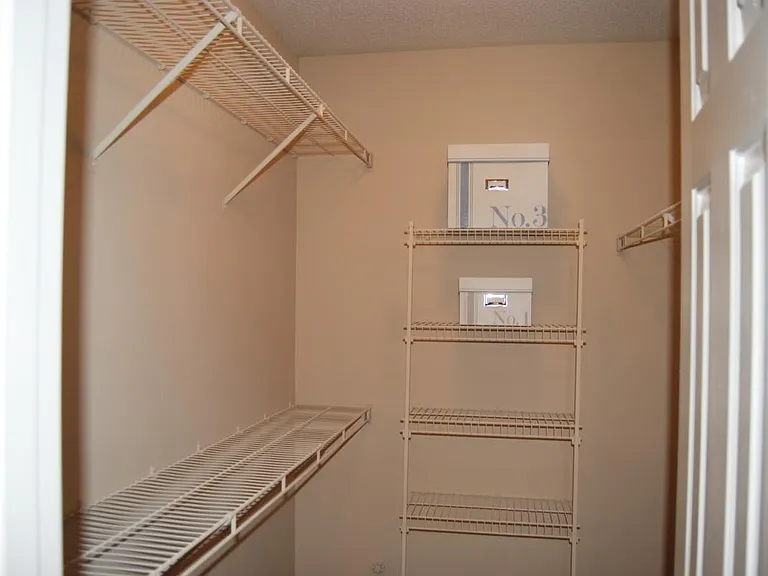 1800 Joy Cir — Photo 6