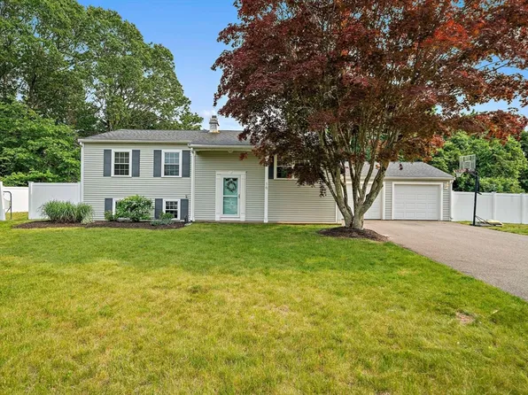 16 Chandler Dr, Marshfield, MA 02050