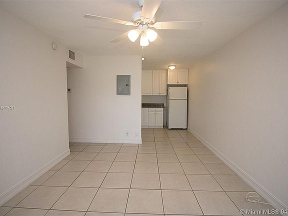 5th image of 3260 NE 19th Ave APT 19