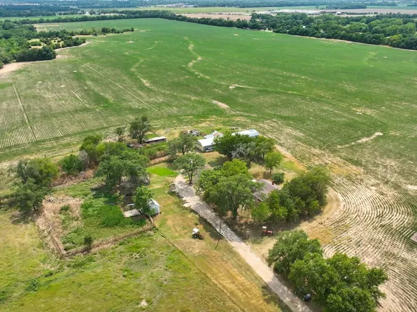 1501 W 101st St N, Valley Center, KS 67147