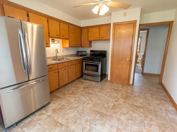 2759 S Howell Ave, Milwaukee, WI 53207