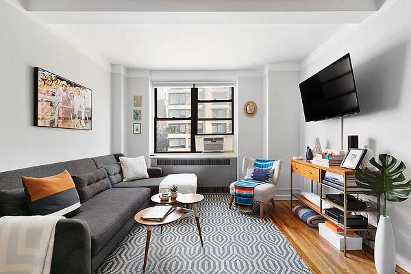 Rented by Compass | media 32